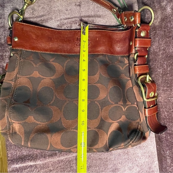 Coach Signature Large Zoe in Bordeaux/Aubergine - Picture 5 of 11